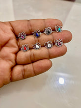 Load image into Gallery viewer, Lotus nosepin