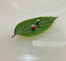 Load image into Gallery viewer, Round Sterling silver 92.5 ballend straight nosepin for Pierced Nose