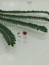 Load image into Gallery viewer, Flower Stone Screw sterling Silver 92.5 nosepin 7mm