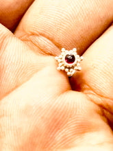 Load image into Gallery viewer, Flower 7mm Stone Screw sterling Silver nosepin