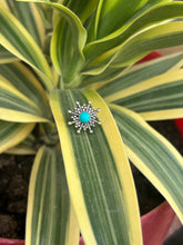 Load image into Gallery viewer, Blue nosepin