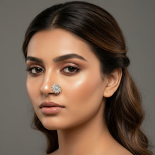 Load image into Gallery viewer, Flower 7mm  Screw sterling Silver 92.5 nosepin