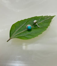 Load image into Gallery viewer, Round Sterling silver 92.5 ballend straight nosepin for Pierced Nose