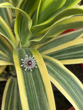 Load image into Gallery viewer, Garnet nosepin