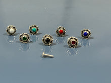 Load image into Gallery viewer, Silver screw nosepins