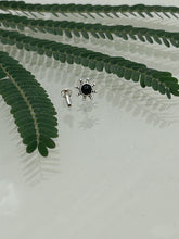 Load image into Gallery viewer, Flower Stone Screw sterling Silver 92.5 nosepin 7mm