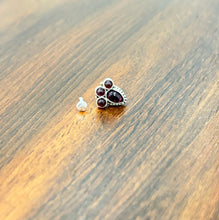 Load image into Gallery viewer, Four Stone Screw sterling Silver nosepin