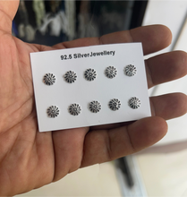 Load image into Gallery viewer, Flower 7mm Screw sterling Silver 92.5 nosepin