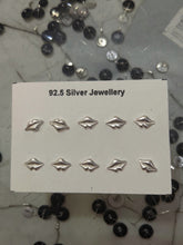 Load image into Gallery viewer, Lips Screw sterling Silver nosepin