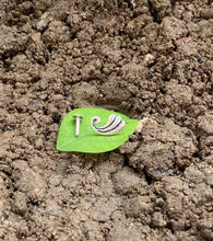 Load image into Gallery viewer, 10x6mm Screw sterling Silver nosepin