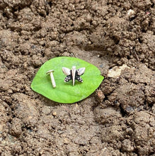 Load image into Gallery viewer, 8x7mm Screw sterling Silver nosepin