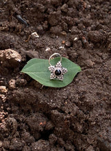 Load image into Gallery viewer, Black nosepin