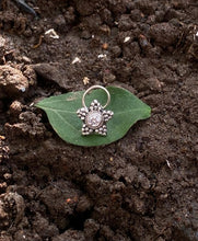 Load image into Gallery viewer, Silver nosepin