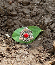 Load image into Gallery viewer, Nurjahan Handmade 12mm Screw sterling Silver nosepin