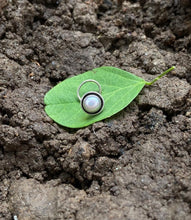 Load image into Gallery viewer, white pearl nosepins