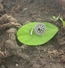 Load image into Gallery viewer, Handmade Daisy 12mm Screw sterling Silver nosepin