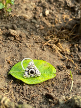 Load image into Gallery viewer, Black stone nosepins