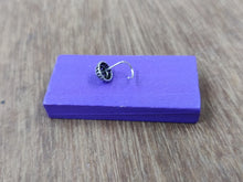 Load image into Gallery viewer, 6mm Flower wire nosepin ANARO FASHIONS