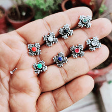 Load image into Gallery viewer, Handmade Screw sterling Silver nosepin