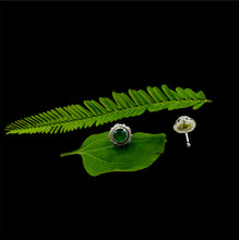 Load image into Gallery viewer, Flower Sterling silver 92.5 ballend straight nosepin for Pierced Nose
