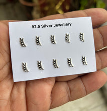 Load image into Gallery viewer, 9x4mm Screw sterling Silver nosepin
