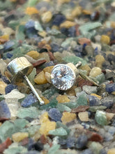Load image into Gallery viewer, Plain Sterling silver 92.5 ballend straight nosepin for Pierced Nose
