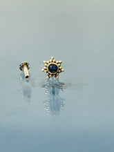 Load image into Gallery viewer, Flower 7mm Stone Screw sterling Silver nosepin
