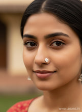 Load image into Gallery viewer, Flower  8mm Screw sterling Silver nosepin
