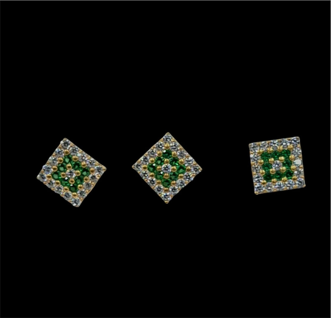 Square Green and white Zircon 24 crt Gold Plated Screw sterling Silver 92.5 nosepin