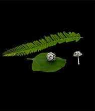Load image into Gallery viewer, Flower Sterling silver 92.5 ballend straight nosepin for Pierced Nose

