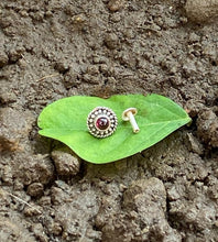 Load image into Gallery viewer, 7mm Stone Screw sterling Silver nosepin
