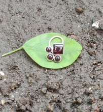 Load image into Gallery viewer, Sterling silver 92.5 four stones wire nosepins with semiprecious stones
