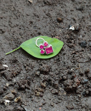 Load image into Gallery viewer, Sterling silver 92.5 four stones wire nosepins with semiprecious stones
