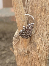 Load image into Gallery viewer, Peacock  (12.5 x 8)mm sterling silver 92.5 wire nosepin
