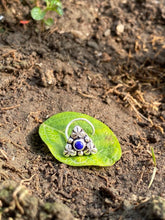 Load image into Gallery viewer, blue stone silver nosepins
