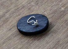 Load image into Gallery viewer, Sterling silver 92.5 wire nosepin ANARO FASHIONS
