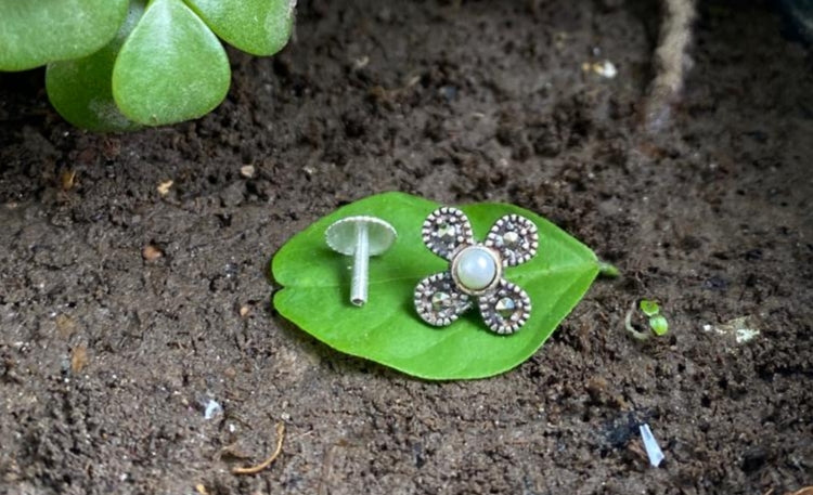 White Mercasite Screw sterling Silver nosepin